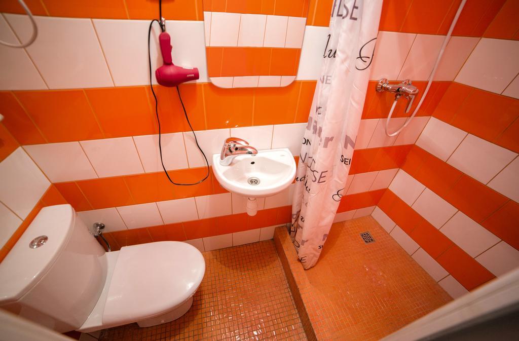 Mini Apartment On Rappoporta 7A-3 Lviv Luaran gambar