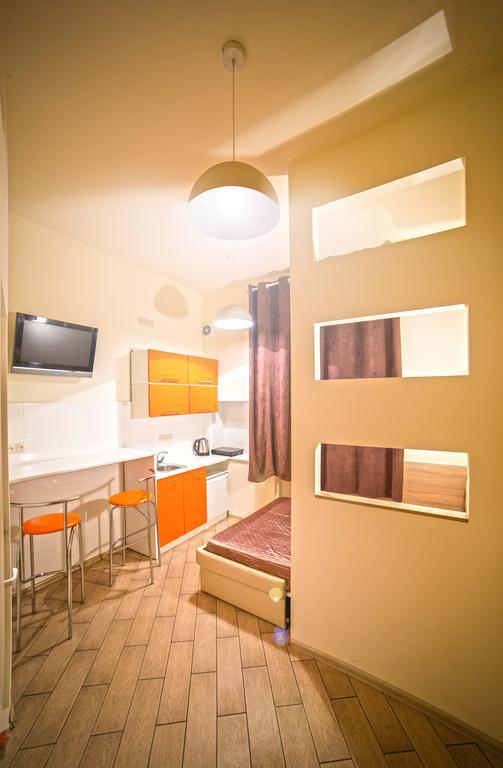 Mini Apartment On Rappoporta 7A-3 Lviv Luaran gambar